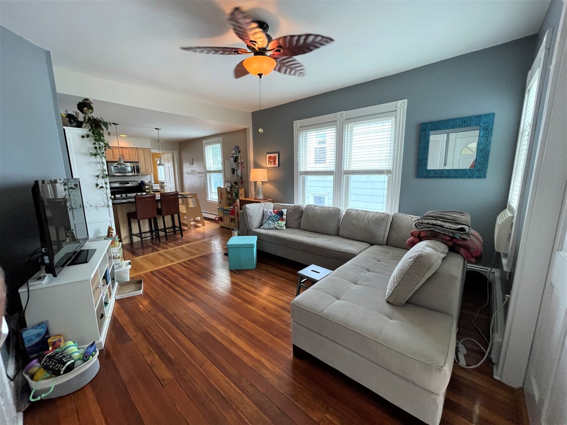 Foto principal - 38 Kittredge St