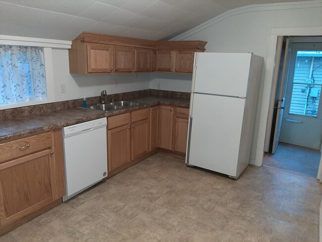 Foto del edificio - 1313 E 5th St