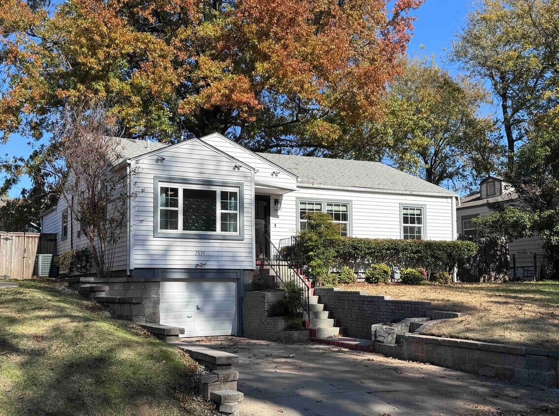 Foto principal - Lewiston Gardens - 3 Bed 2 Bath 2 Living! ...