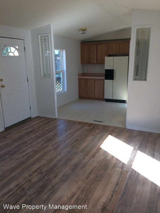 Building Photo - 2 br, 1 bath House - 138 B St