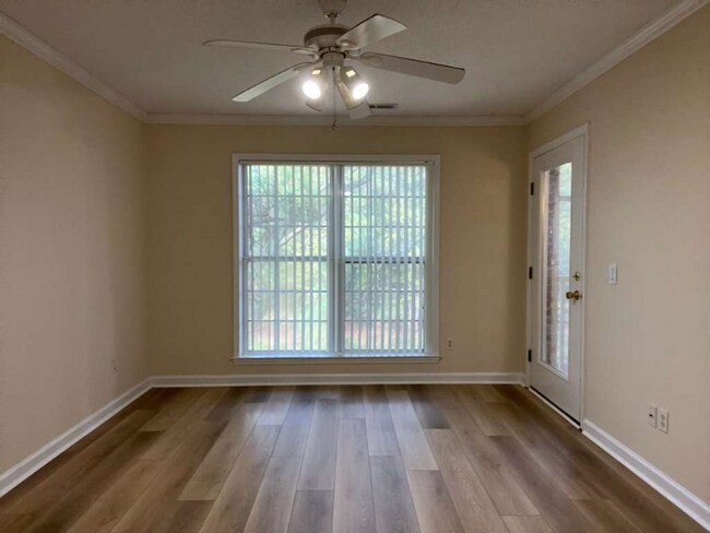 Foto del edificio - 4025 Sandtrap Ave