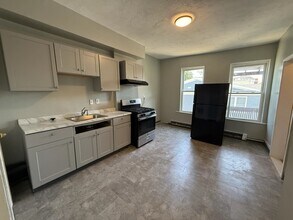 Building Photo - 26 Alpine Pl