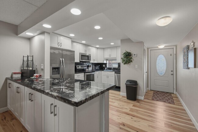 Foto del edificio - 9420 S Hollybrook Lake Dr