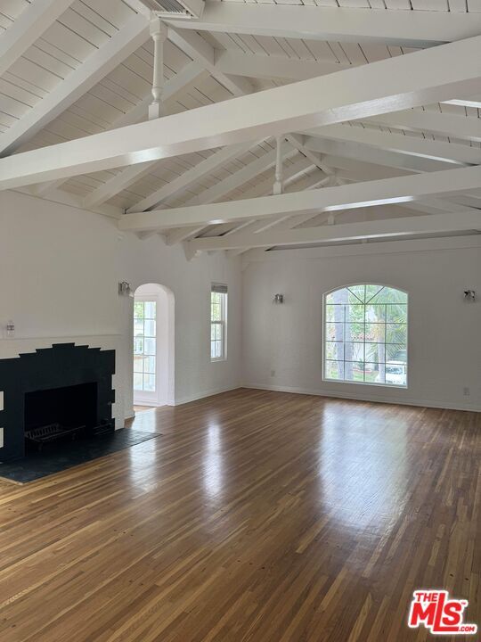 Building Photo - 122 N Orange Dr