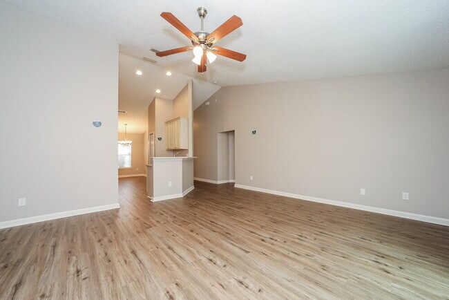 Foto del edificio - 440 Sanwick Dr