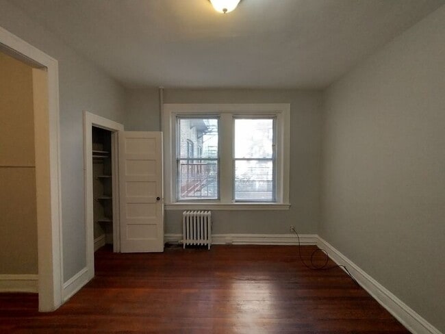 Building Photo - 307 Dolphin St