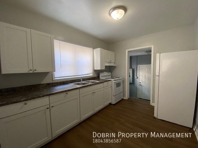 Building Photo - 3906 Lynhaven Ave