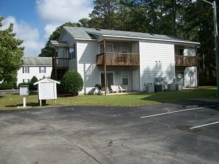 Building Photo - 2 Bedroom 1 Bath Upstairs Unit "Call us about our Move in Special"