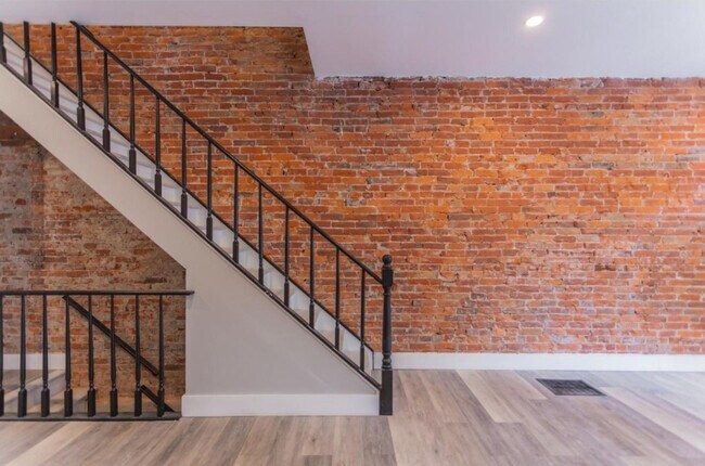 Foto del edificio - 1272 S Dover St