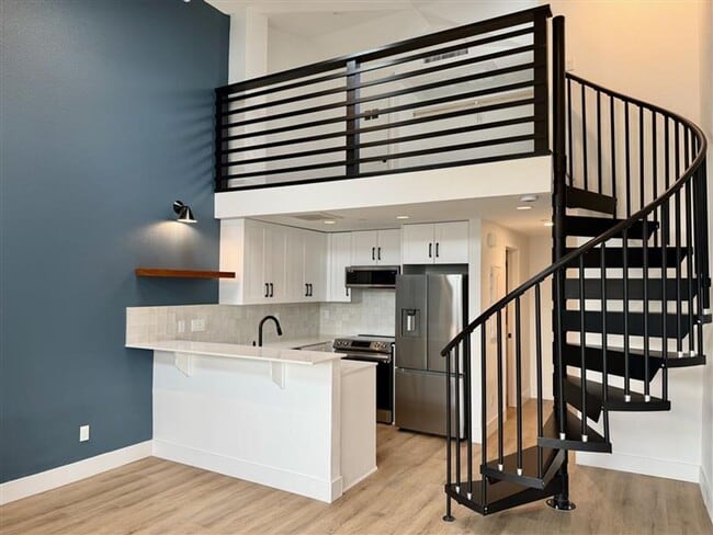 Interior Photo - Girard Lofts