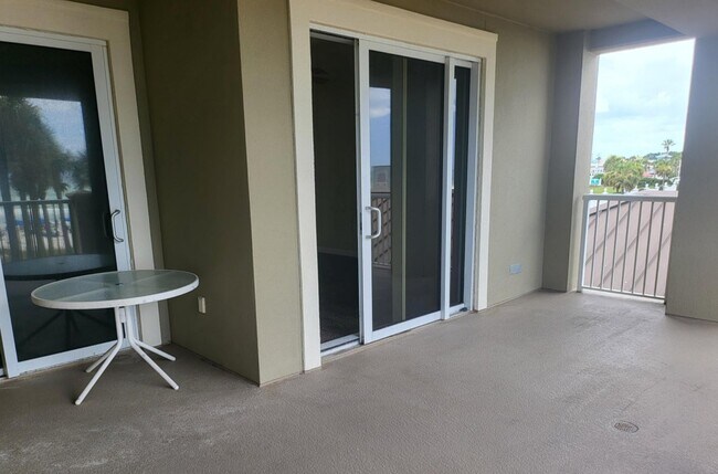 Foto del edificio - 11807 Front Beach Rd