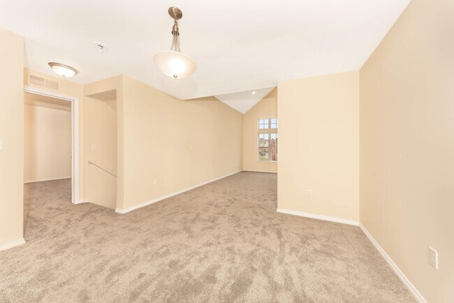 Foto del edificio - 45790 Aragon Ln