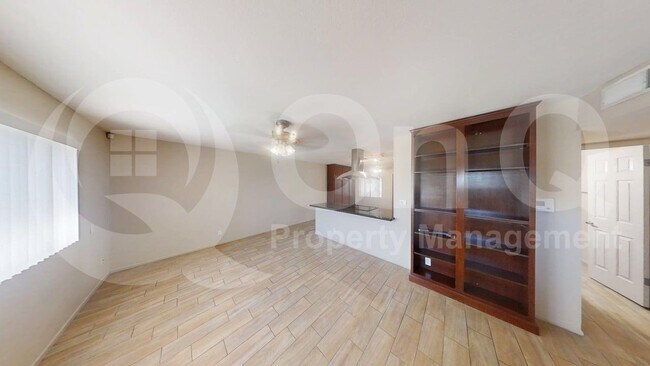 Foto del edificio - 2525 S College Ave