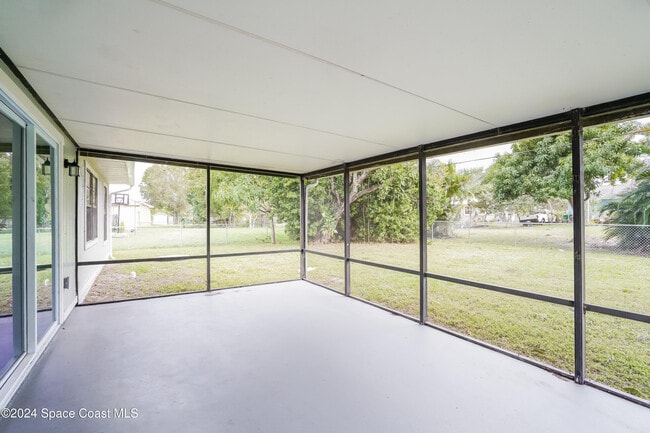 Foto del edificio - 456 SW Molloy St