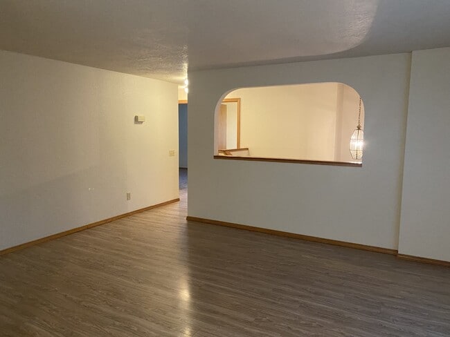 Building Photo - 1465 Woodside Ct SE