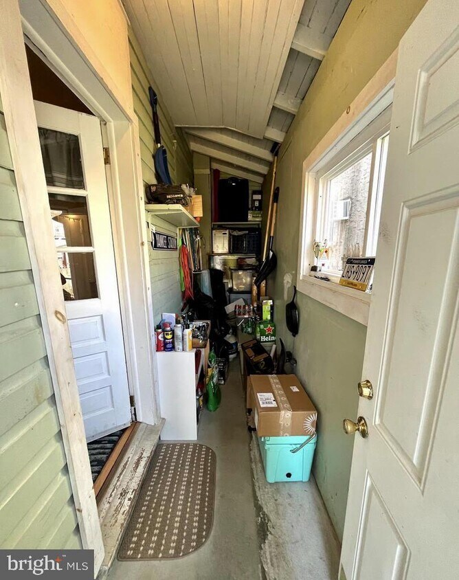 132 E 8th Ave Unit 1, Conshohocken, PA 19428 Room for Rent in