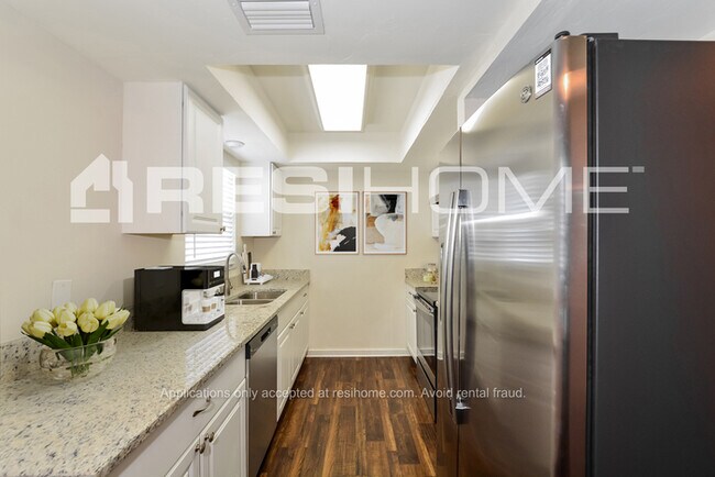 Foto del edificio - 985 Picasso Ave