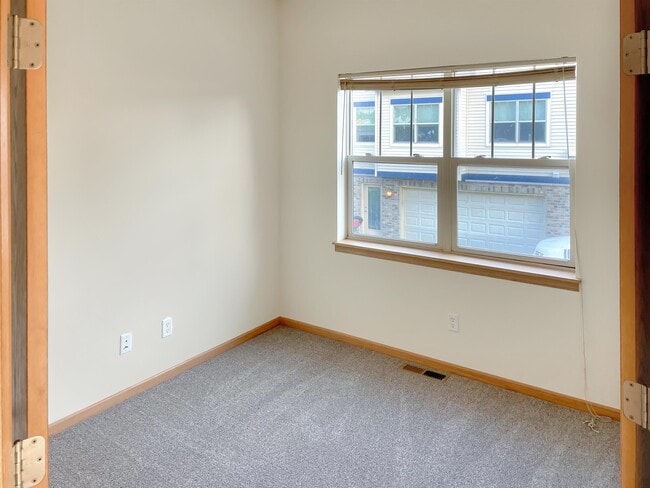 Building Photo - 105 Alena Ln