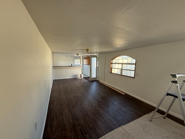 Building Photo - 2825 SE 14th St