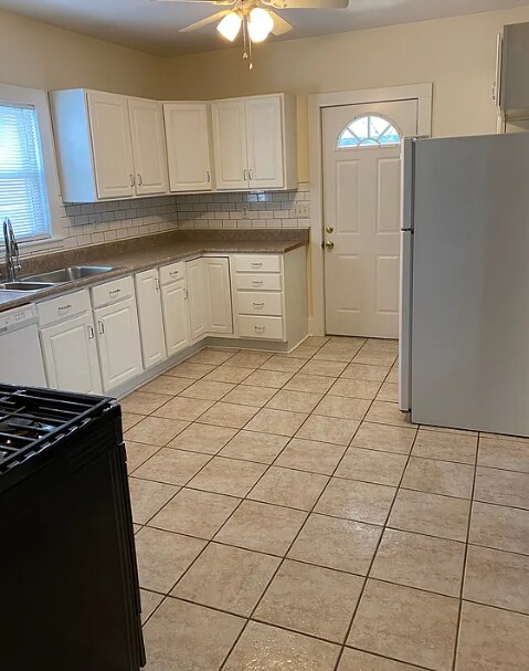 Foto del edificio - 860 Lancaster Ave