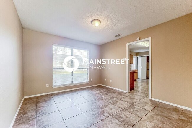 Foto del edificio - 4 Bedroom Pet-Friendly Home in Rowlett, TX with Main Street Renewal