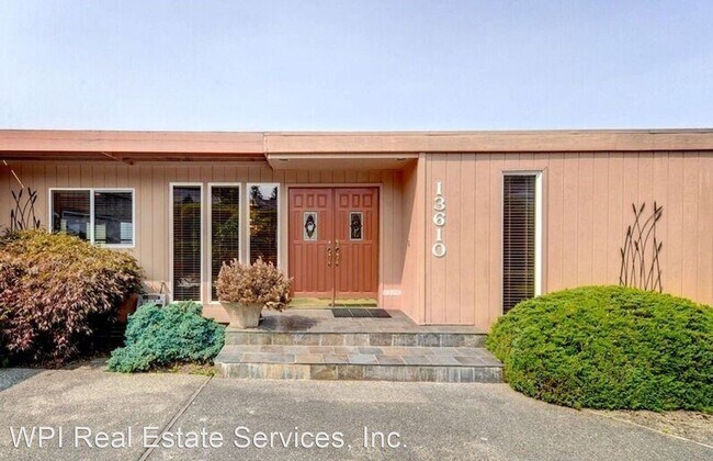 Building Photo - 4 br, 3 bath House - 13610 Somerset Lane SE
