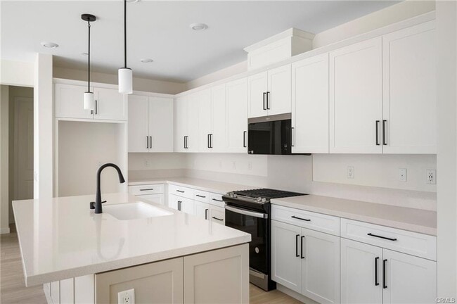 Foto del edificio - 23724 Wilcox Dr