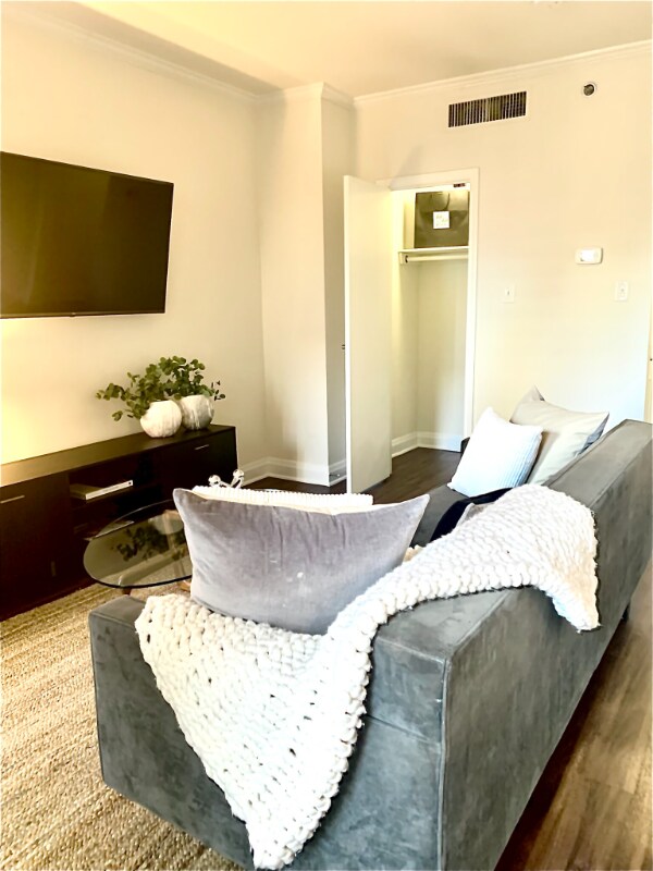 Foto principal - 200 N Dewitt Pl