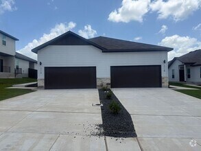 Building Photo - 171 Schrader Dr