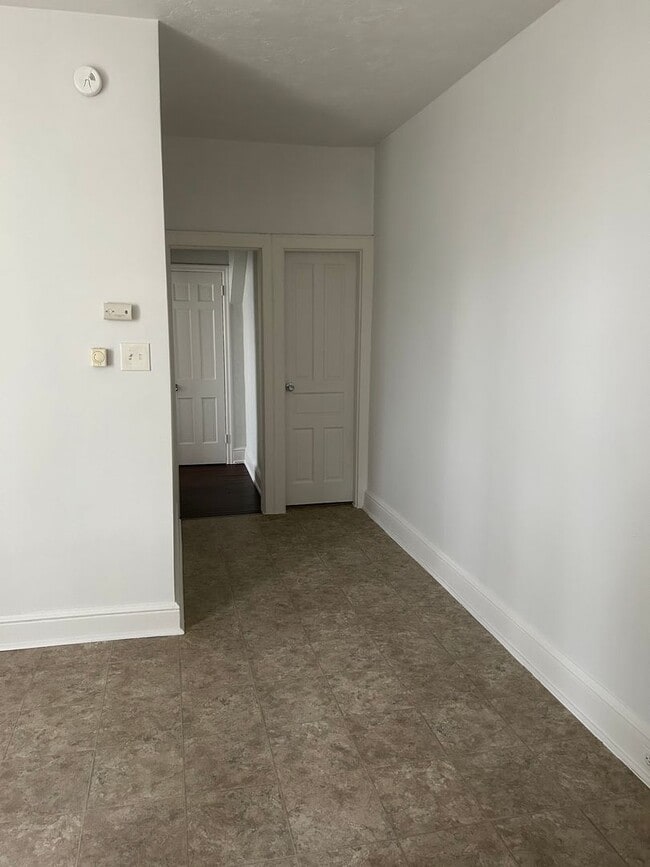 Building Photo - 24 N East St