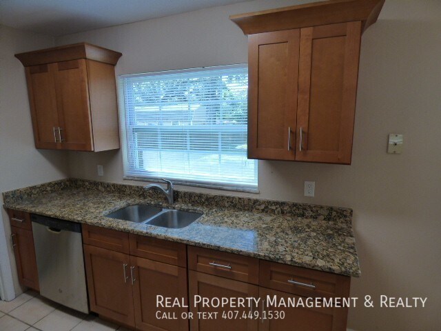 Foto del edificio - Newly renovated 4 BR Home In Clearview Hei...