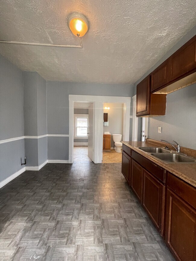 kitchen - 3471 W 63rd St