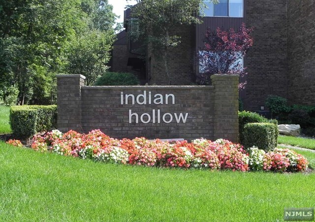 Foto principal - 201 Indian Hollow Court