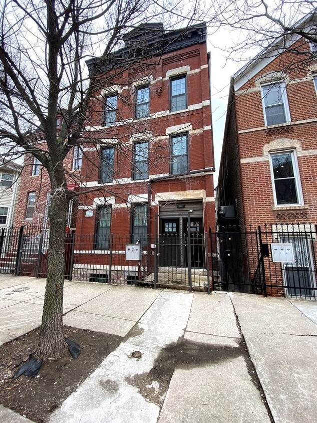 Foto principal - 1437 W Cullerton St