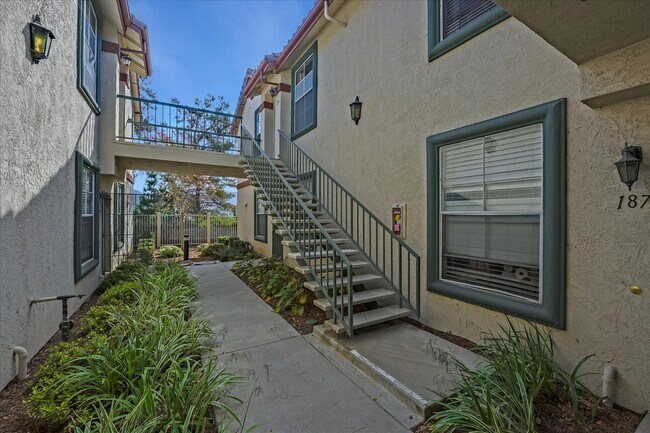 Foto del edificio - 10820 Sabre Hill Dr