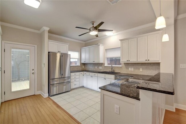 Building Photo - 1811 W 37th St