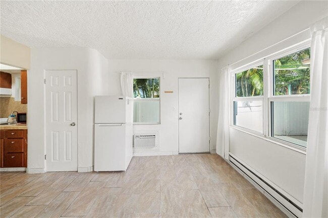 Building Photo - 901 3rd St N