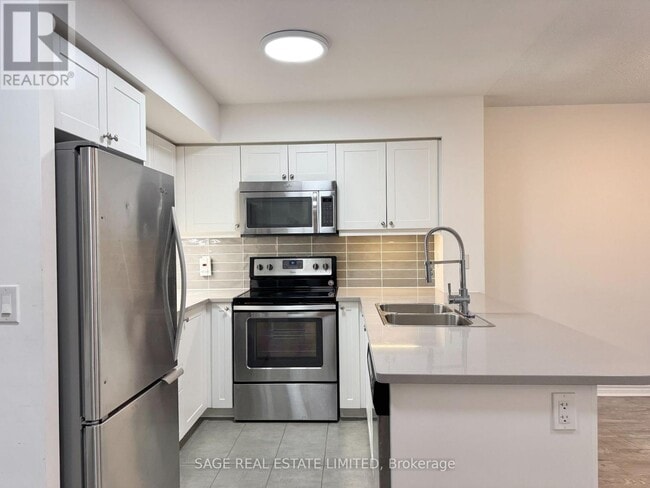 Building Photo - 25 Lower Simcoe St