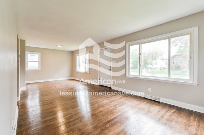Building Photo - 4655 N 40th St