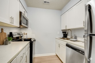 Building Photo - Fernwood Grove Apartments