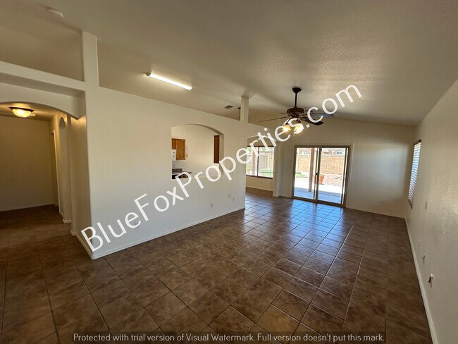 Foto del edificio - 7966 W School Hill Pl