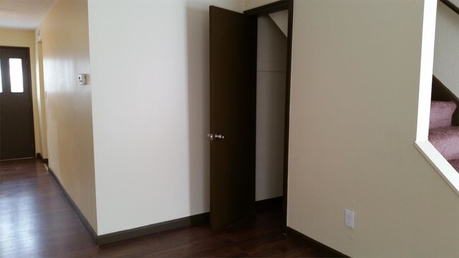 Building Photo - 30522 Severn Ln
