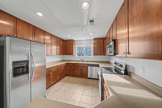 Photo - 5772 Ceylon St Townhome