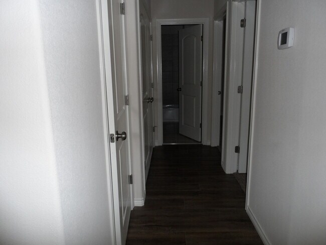 Foto del edificio - 1208 G-H Country Club Rd