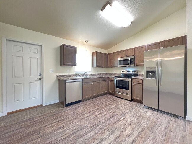 Foto del edificio - Lovely 3 Bedroom, 2 Bathroom Home in Ocala!!