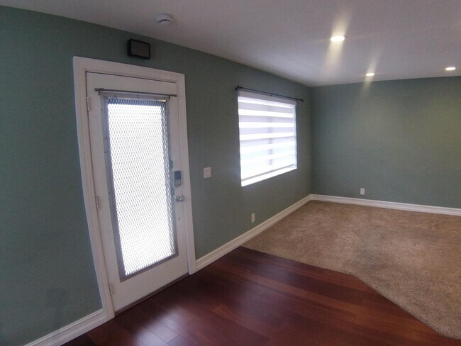 Building Photo - 854 Normandy Trail