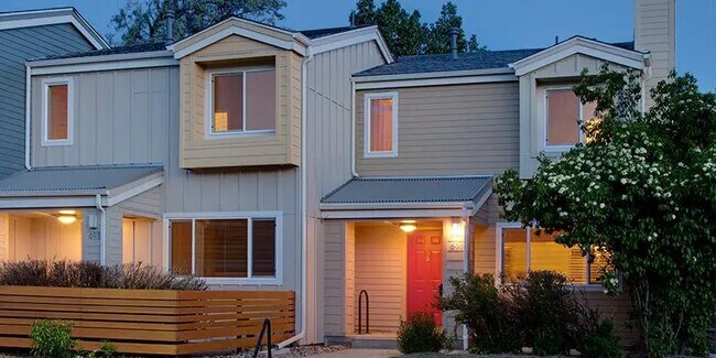 Foto del edificio - 676 Walden Cir