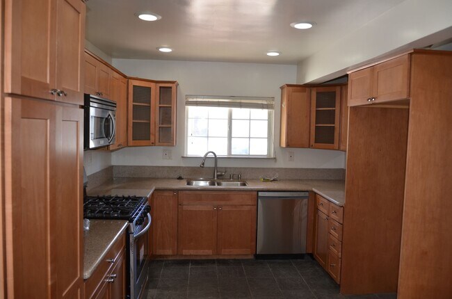 Foto del edificio - 4541 W 172nd St