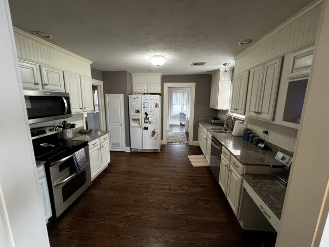 Cocina - 712 NW 22nd St