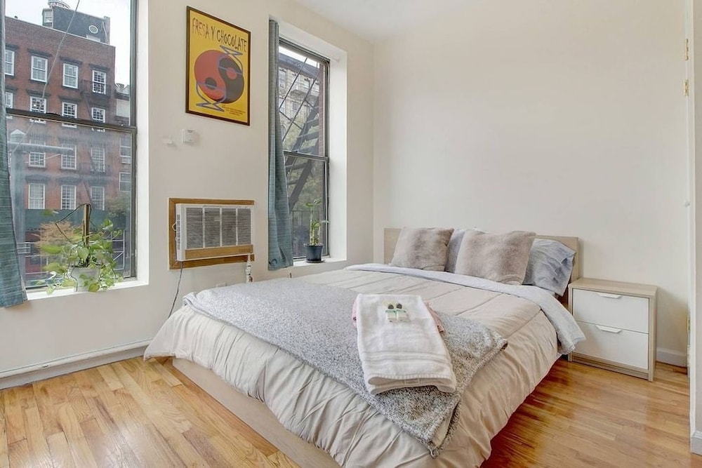 77 E 1st St, New York, NY 10003 House Rental in New York, NY